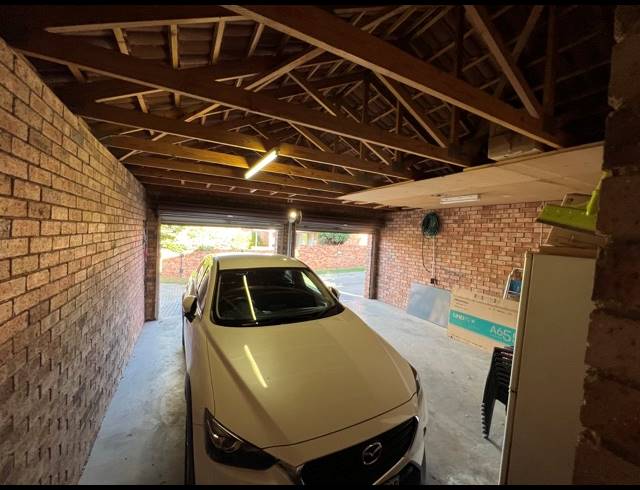 4 BEDROOM TOWNHOUSE FOR SALE IN SUNDOWNER